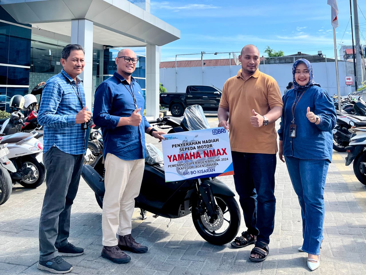 BRI BO Kisaran Serahkan Hadiah Sepedamotor kepada Pemenang Program Super AgenBRILink